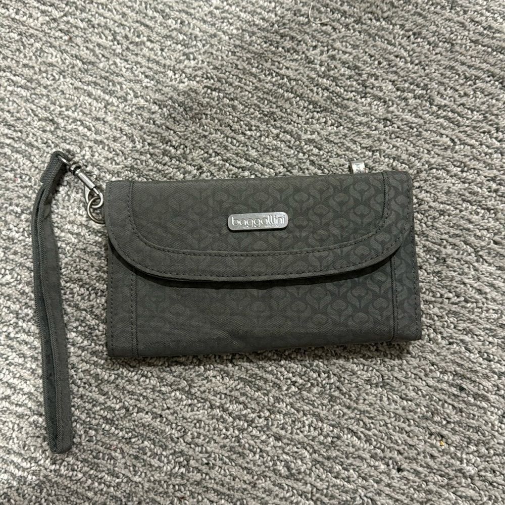 Baggallini wallet 